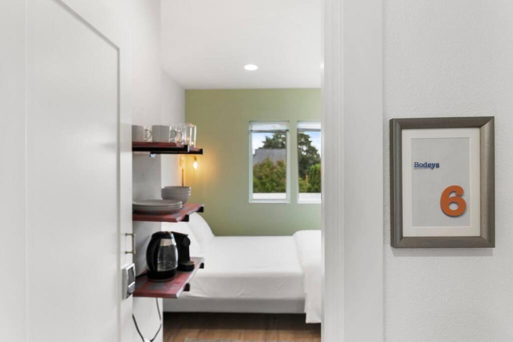 Bodhi'S Sweet Suite - Micro Studio - 91Walkscore Seattle Bagian luar foto